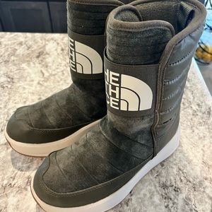 North face snow boots
